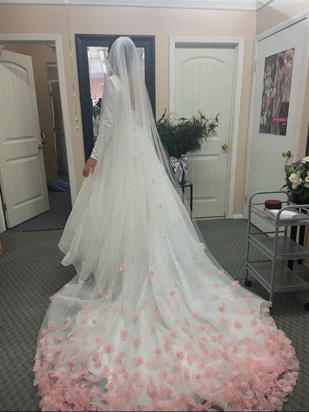 Blush pink 3D cathedral veil 🌸🌸